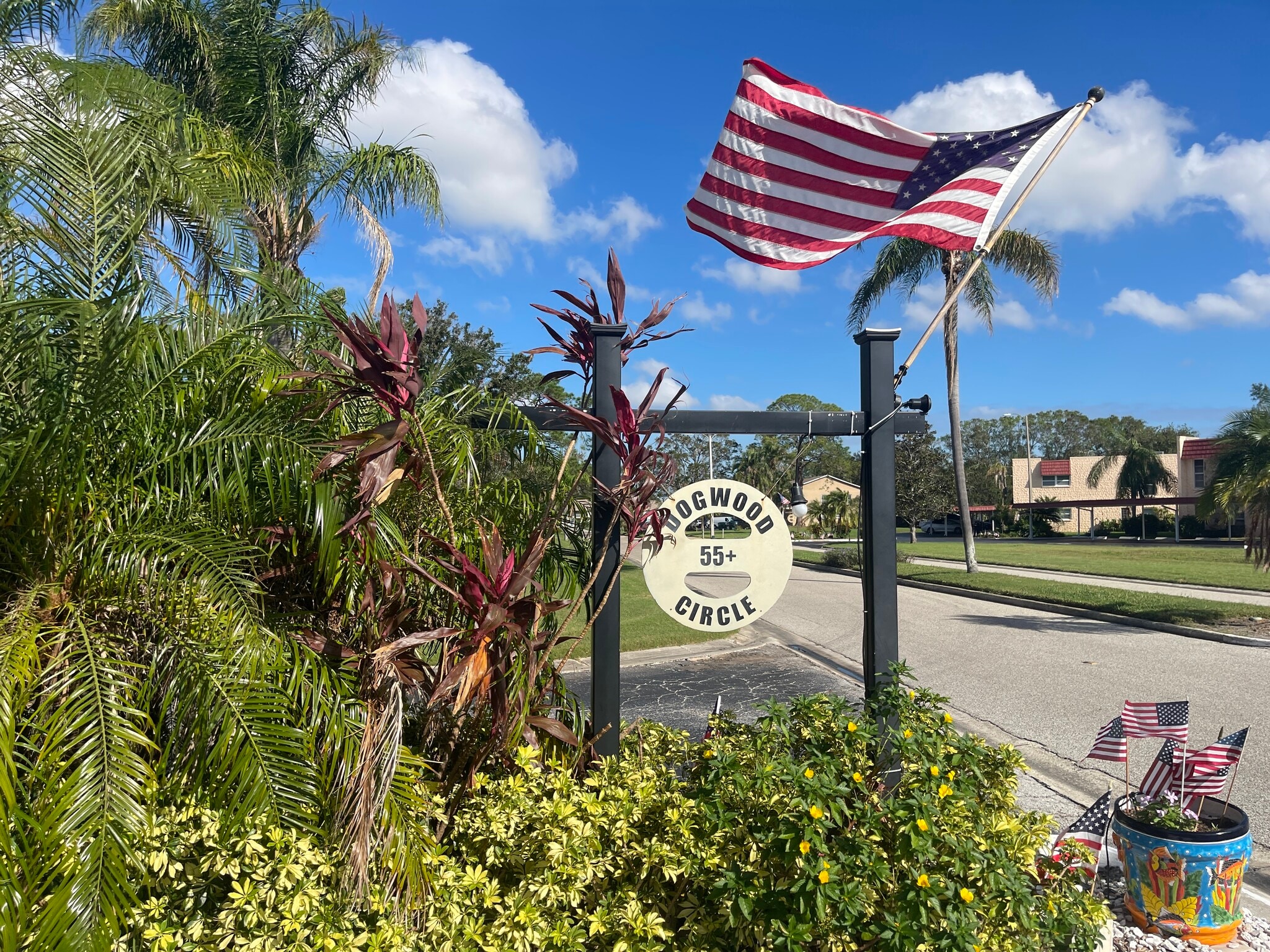 Building Photo - 218 Dogwood Cir