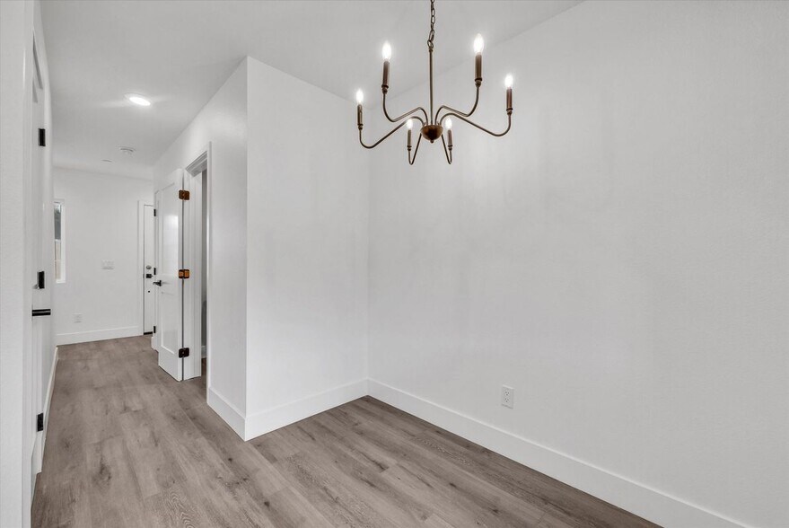 Building Photo - 16385 Valencia Ave