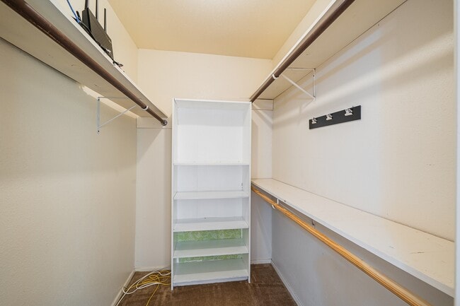 Building Photo - 10422 Gulfstream Ln