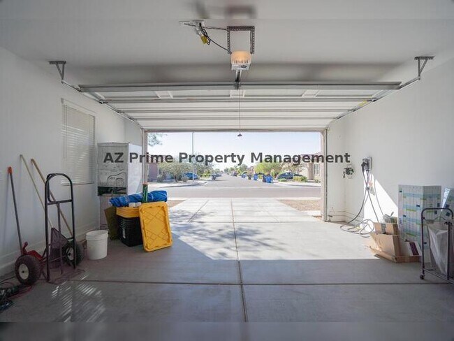 Building Photo - 3719 S 63rd Dr