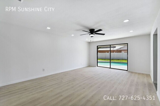 Building Photo - 4310 Columbus Way S