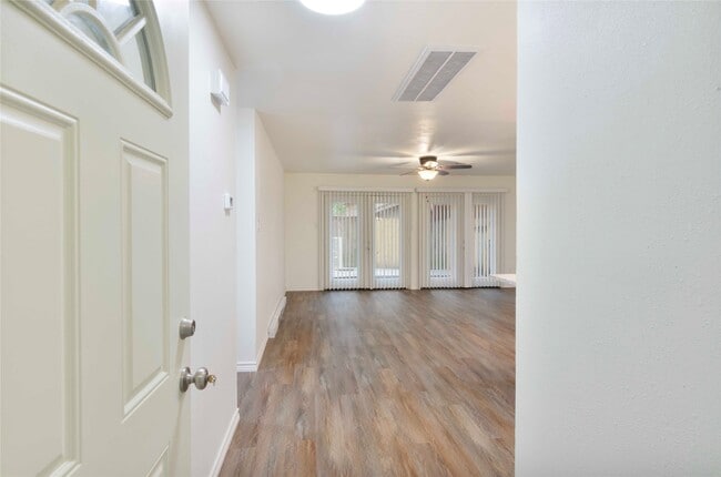 Building Photo - 1 Canyon Oak Pl