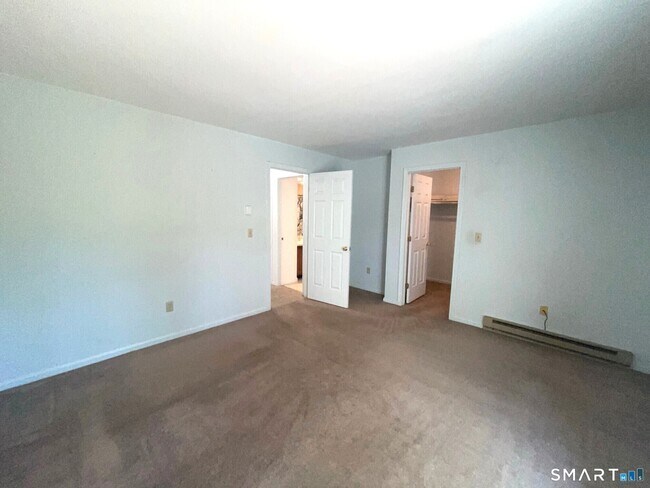 Building Photo - 307 Willow Springs