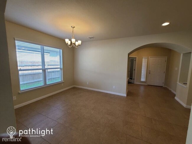 Building Photo - 5 br, 3.5 bath House - 4544 Meadow Green UNIT