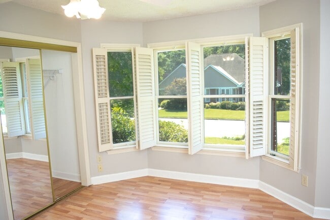 Building Photo - 3 bedroom House in Heart of Auburn