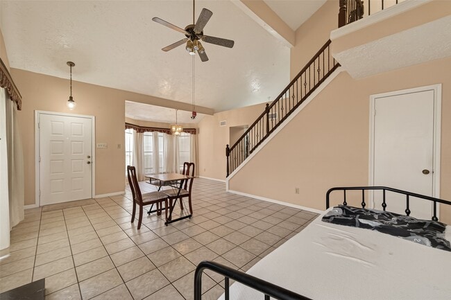 Building Photo - 11866 Plumbrook Dr