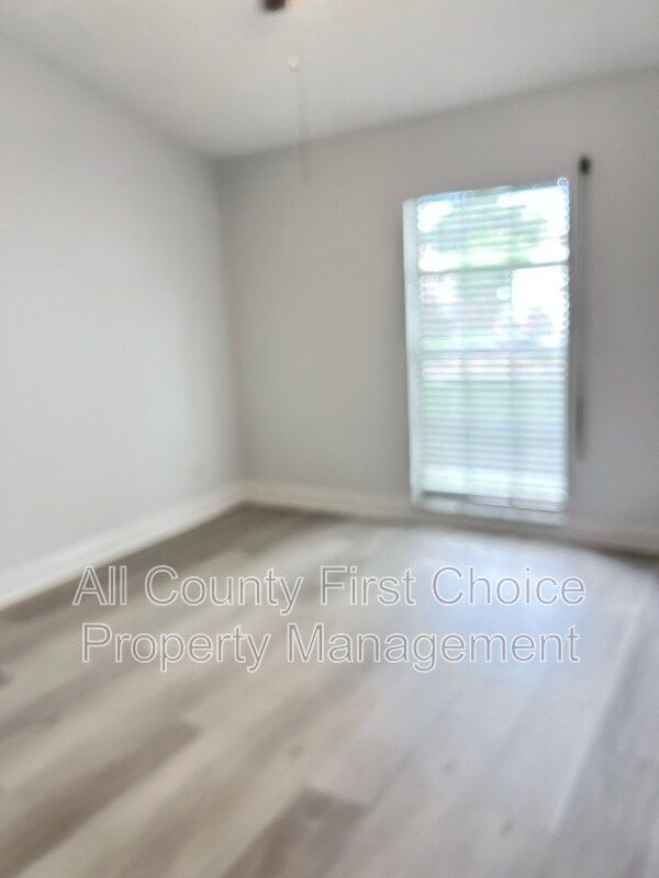 Building Photo - 12733 Gorda Cir E