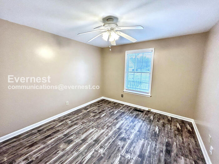 Building Photo - 2427 Riverstone Dr