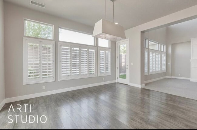 Building Photo - 3933 S Steeplechase Rd