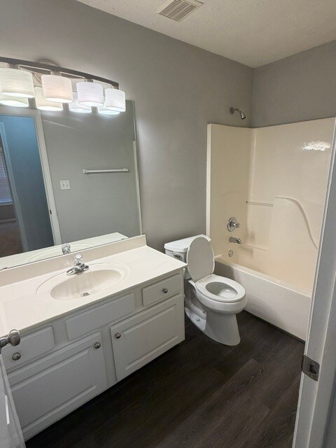 Second Bathroom - 387 Ayelsbury Ct