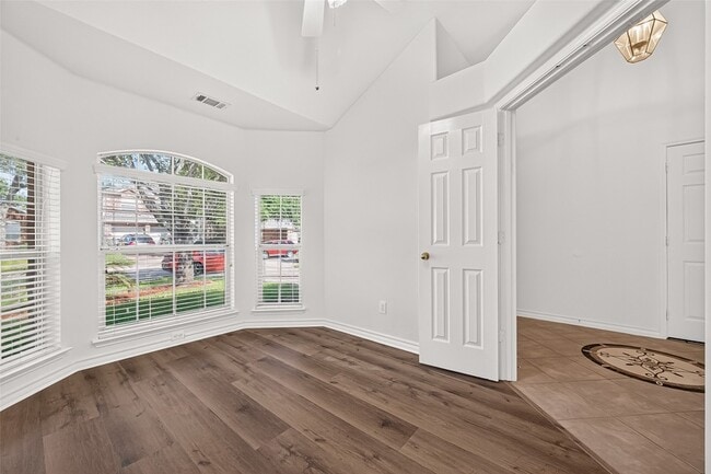 Building Photo - 3830 Flatwood Dr