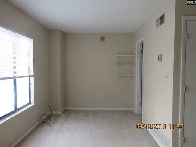 Building Photo - 1600 Park Cir
