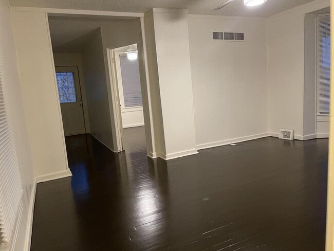 Building Photo - 635 Orville Ave