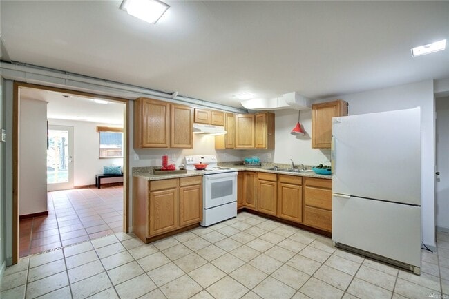 Building Photo - 4Bd/1.75Ba Seattle Home