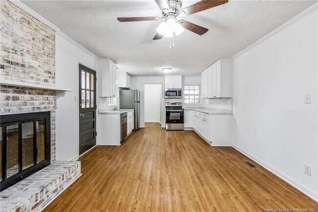 Building Photo - 909 Kaywood Dr