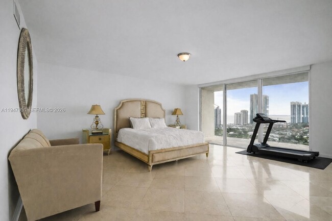 Building Photo - 19355 Turnberry Way