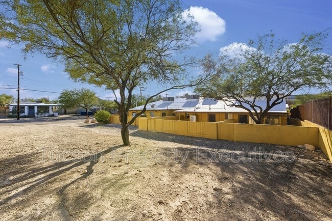 Building Photo - 841 S 8th Ave