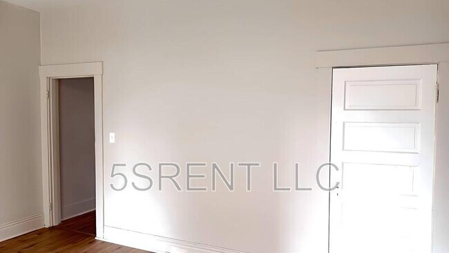 Building Photo - 85 W 2nd St