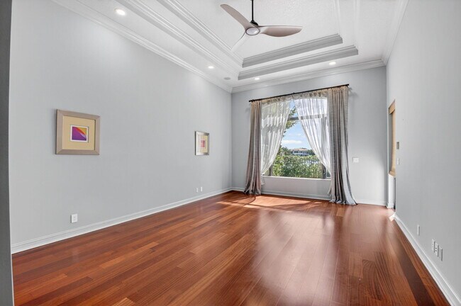 Building Photo - 17921 Villa Club Way