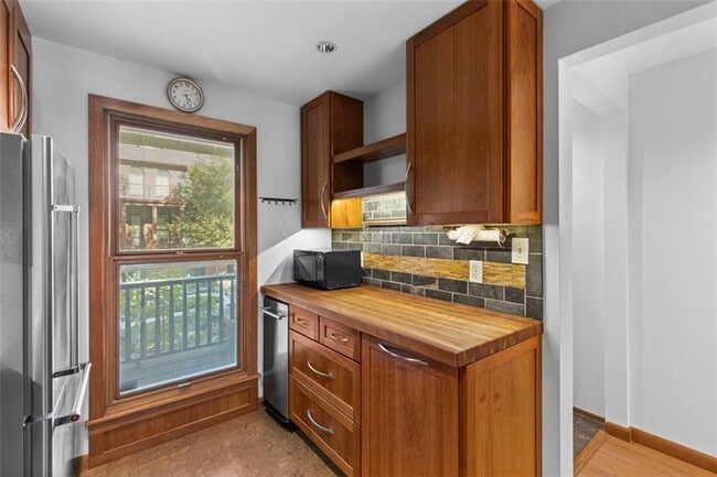 Building Photo - 718 Filbert St