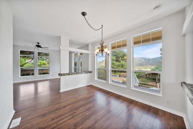 Building Photo - Escondido -Beautiful San Pasqual area ,Spa...