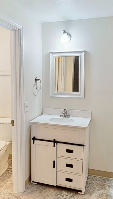 Building Photo - 2034 Riverdale St