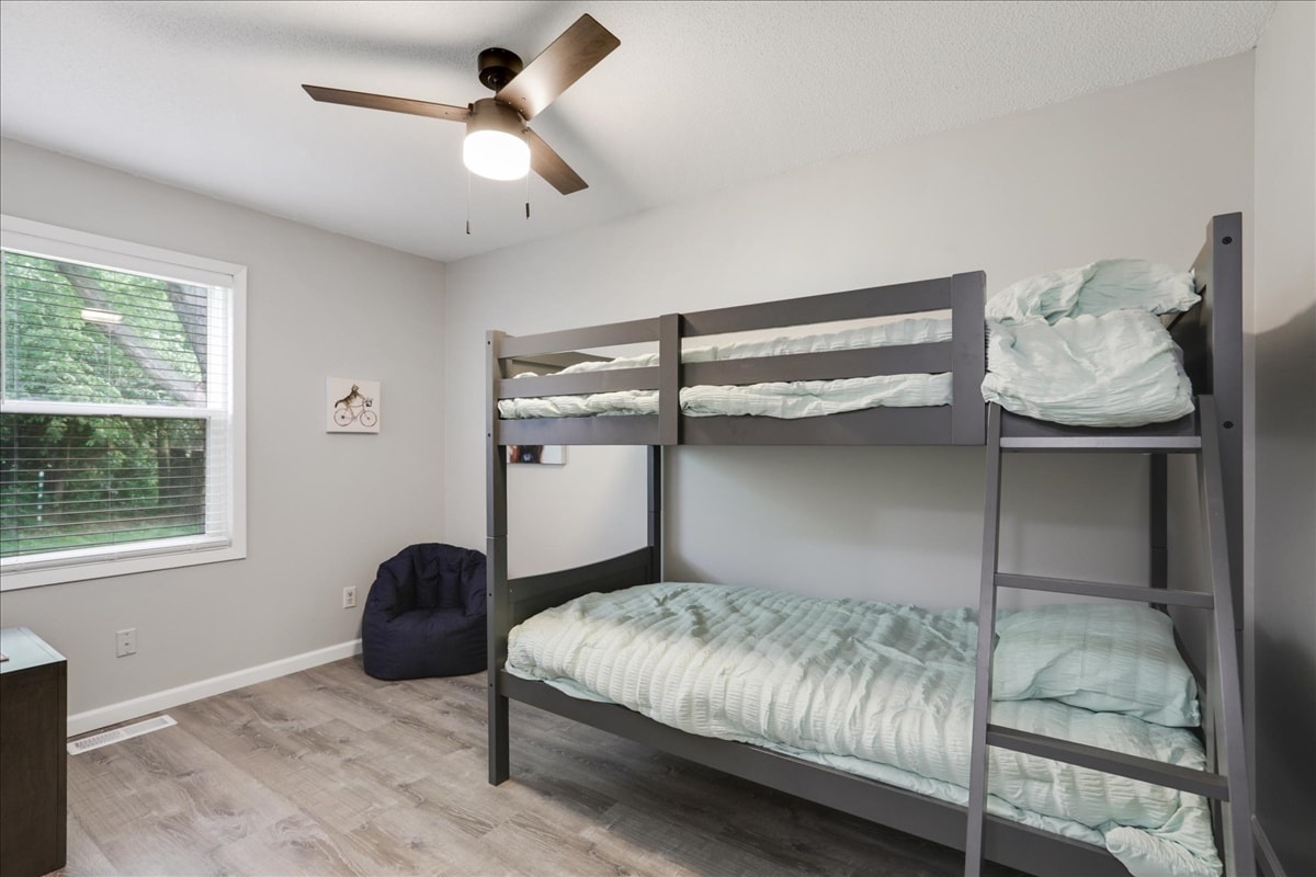Back Bedroom #3 - Bunk Beds, Dresser, Bean Bag Chair - 1001 N Coler Ave