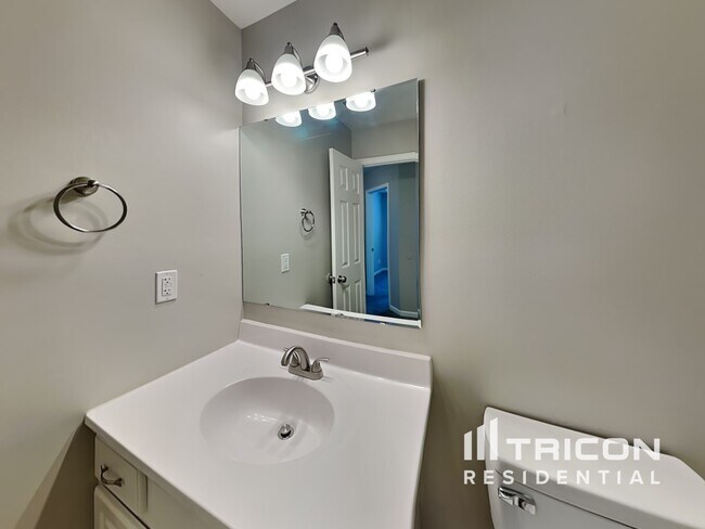 Building Photo - 7733 Wood Stream Dr