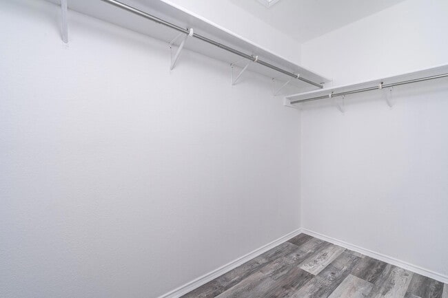 Building Photo - 1305 Water Spaniel Way