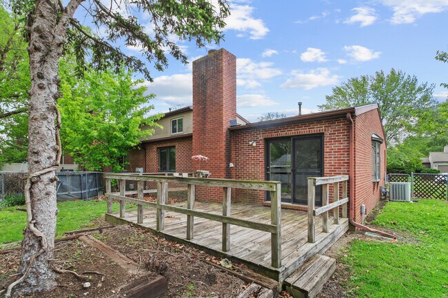 Building Photo - 3304 Halifax Dr