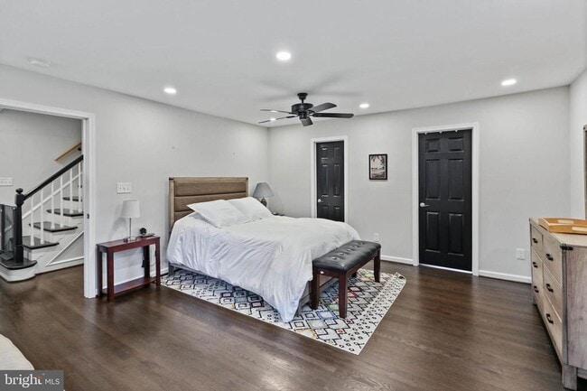 Building Photo - 10 Boulder Brook Dr