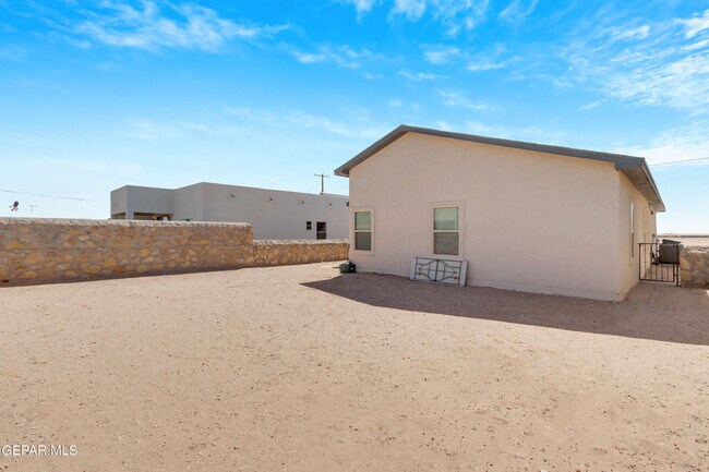 Building Photo - 15029 Concept Ct