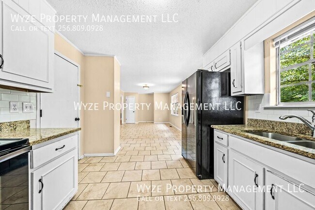 Building Photo - 2213 Cecille Dr SW