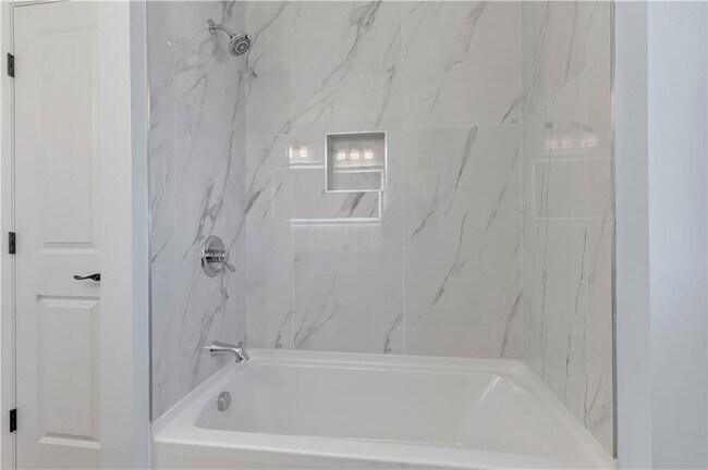 Building Photo - 10 Anthony Ave