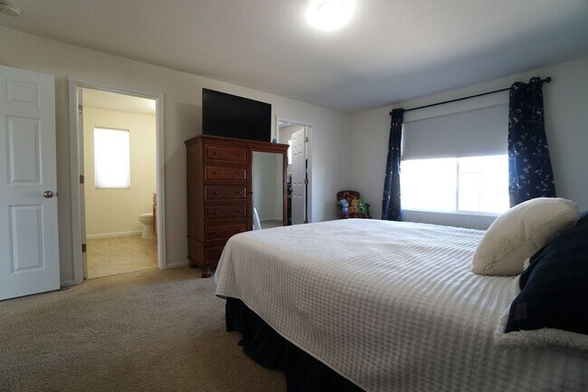 Building Photo - 9690 Beryl Dr