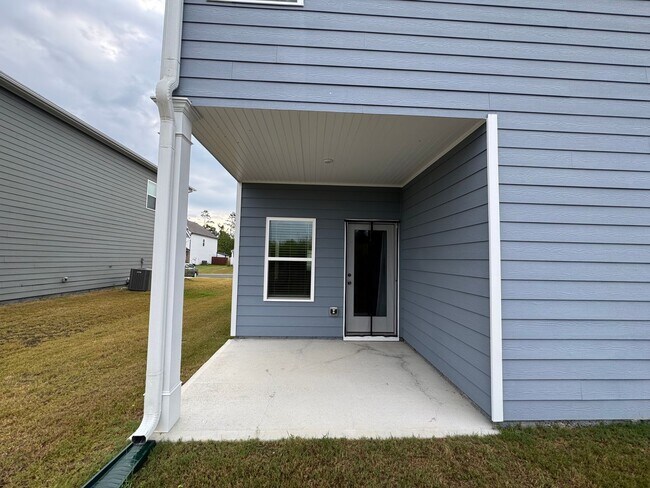 Building Photo - Newer 3/2.5 House in Armuchee- $2,200