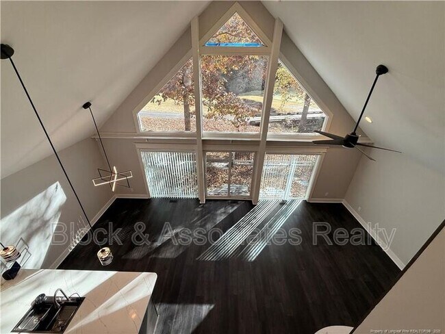 Building Photo - 1610 N Stonegate Dr