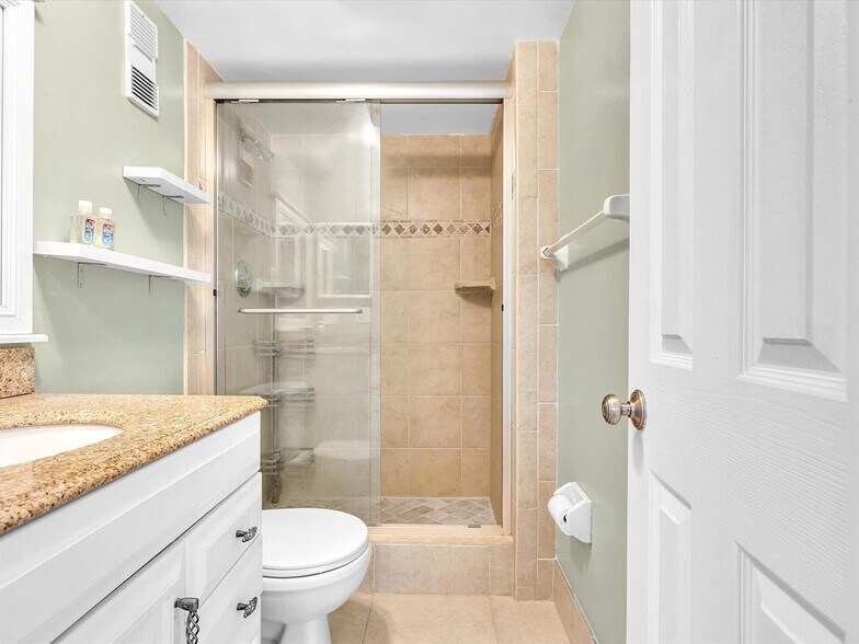 Building Photo - 9470 Poinciana Pl