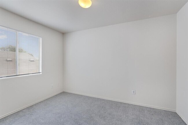 Building Photo - 7432 Cayenne Ln