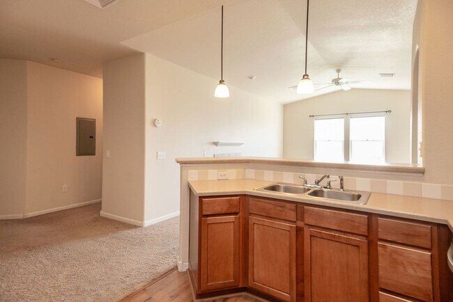 Building Photo - 2421 Owens Ave