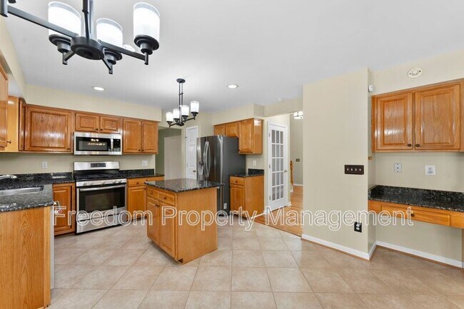 Building Photo - 9140 Worthington Dr