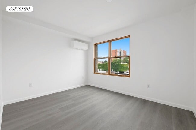 Building Photo - 217 9th St