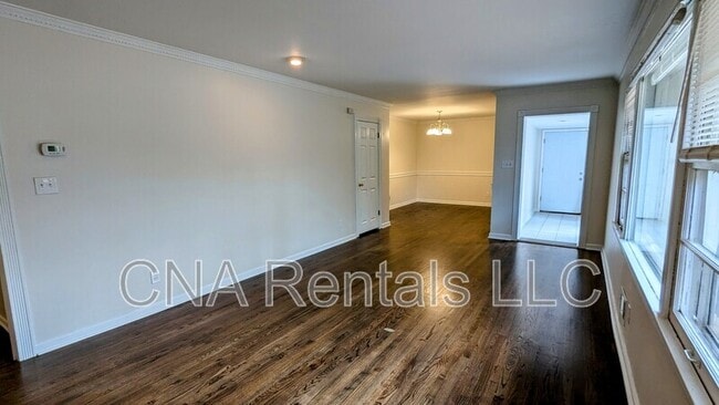 Building Photo - 294 Robin Ln SE