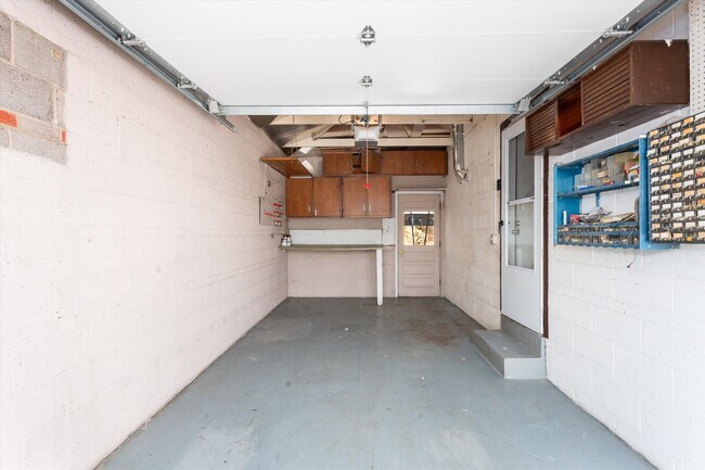 Building Photo - 1465 S Eaton St