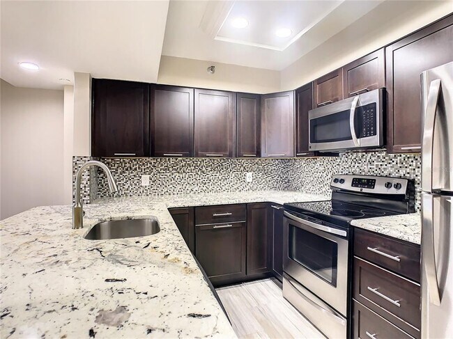 Building Photo - 2333 Feather Sound Dr