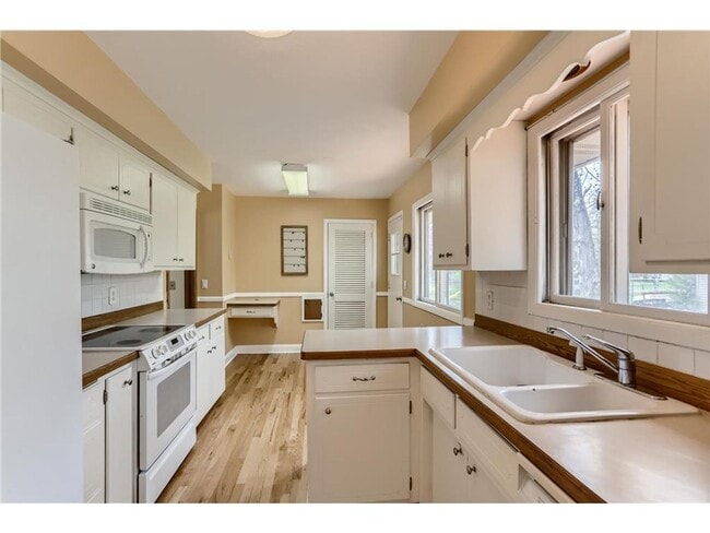 Building Photo - Spacious single-family home *3Bd*3Bath in New Hope Avail June 1