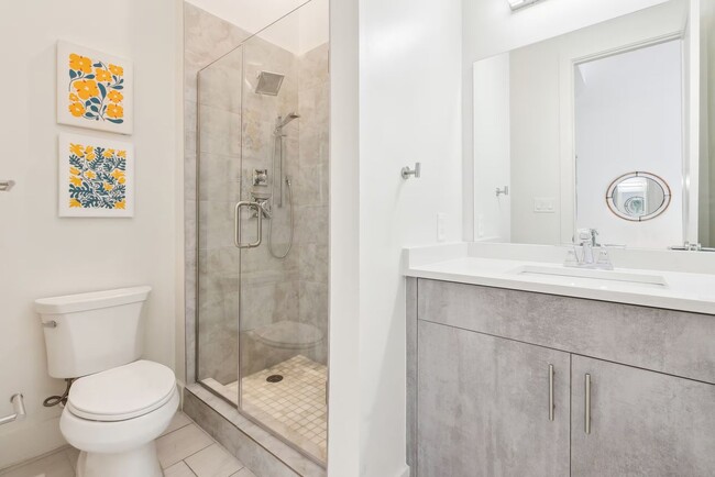 Building Photo - Modern 1 Bedroom + Flex Room | 2 Bathrooms | 975 Sq. Ft. | The Cedars, Dallas