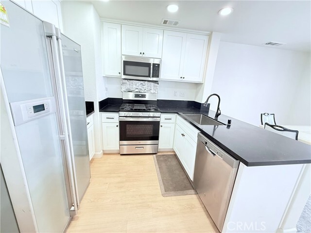 Building Photo - 1250 Kinnow Ct