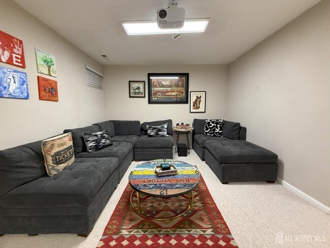 Building Photo - 37 Dorchester Dr