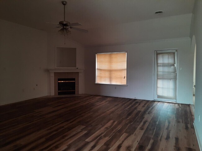 Building Photo - 4456 Alixs Dr